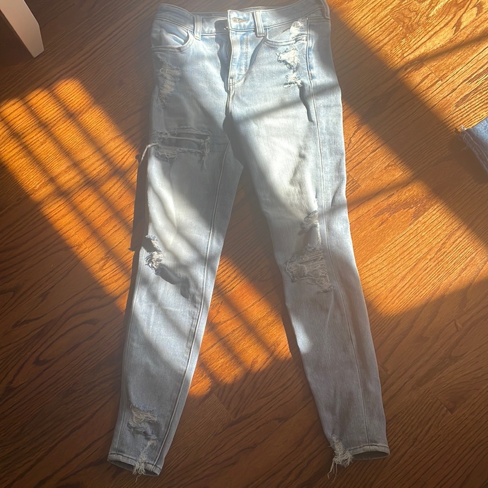 size 0 american eagle ripped jeans